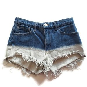 02 Denim Ombre White Acid Wash Frayed Shorts small
